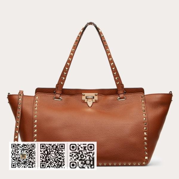 Valentino 中号棕色粒面小牛皮 Rockstud 托特包