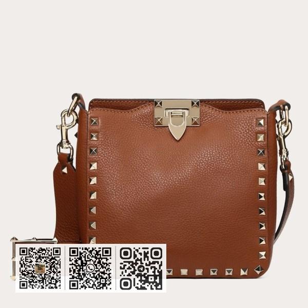 Valentino 棕色粒面皮革迷你 Rockstud Hobo 包