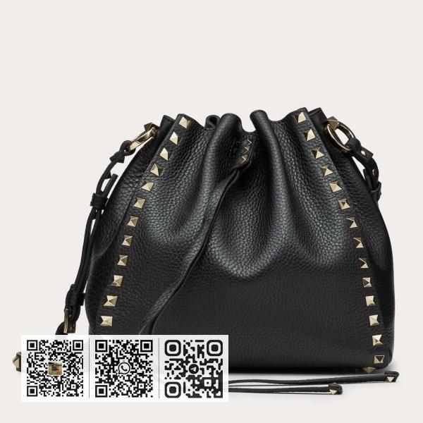 Valentino 小号 Rockstud 黑色粒面小牛皮水桶包