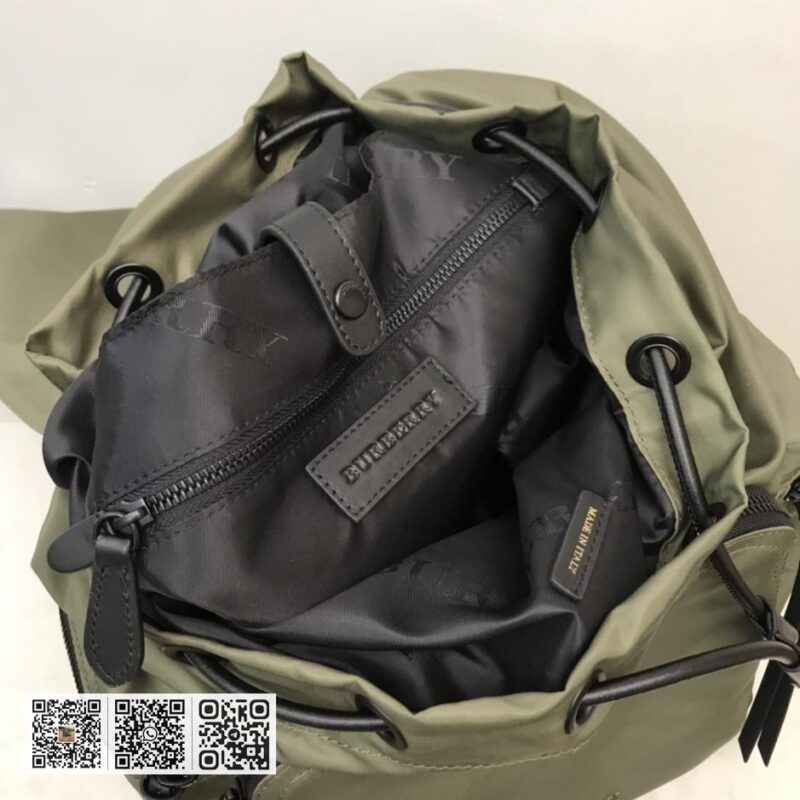Burberry顶级原单 大号「The Rucksack 军旅背包」 - Image 9