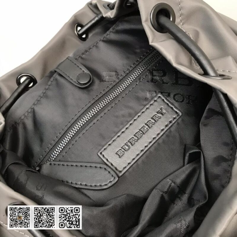 Burberry顶级原单 大号「The Rucksack 军旅背包」 - Image 9
