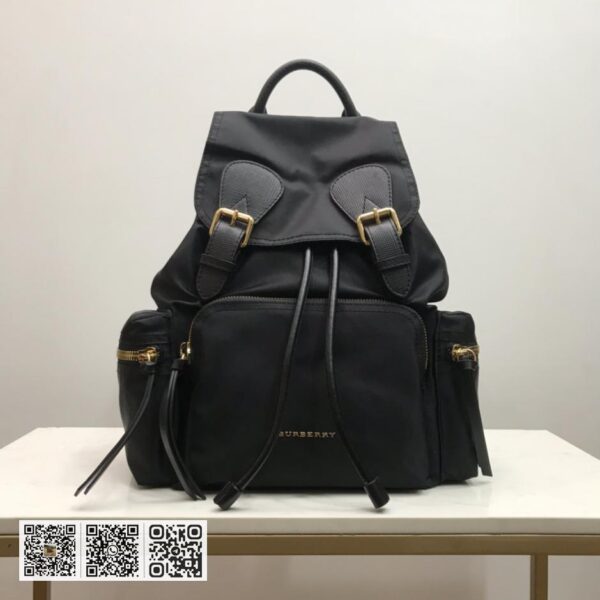 Burberry顶级原单 「The Rucksack 军旅背包」