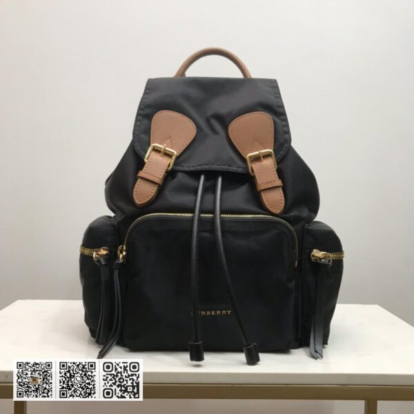 Burberry顶级原单 「The Rucksack 军旅背包」