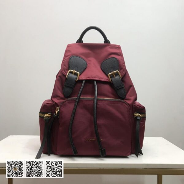 Burberry顶级原单 「The Rucksack 军旅背包」