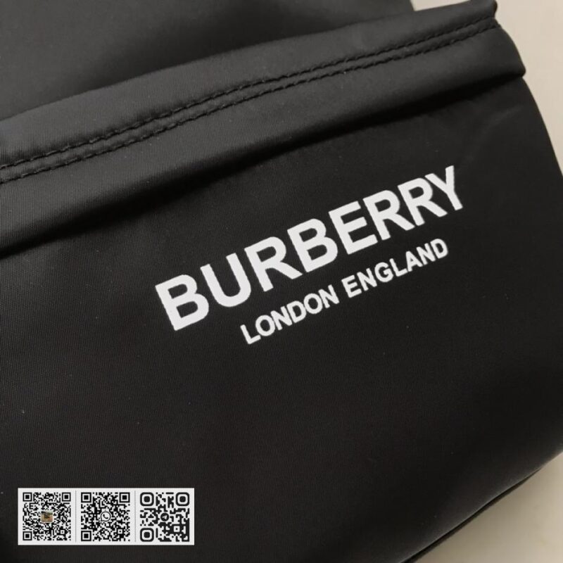 Burberry顶级原单 尼龙双肩包 - Image 4