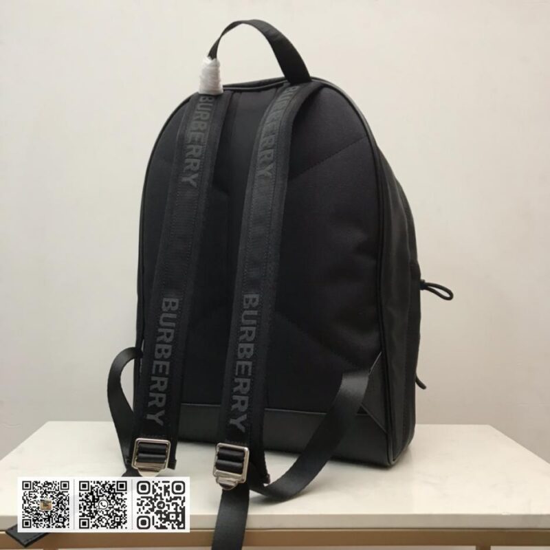 Burberry顶级原单 尼龙双肩包 - Image 5