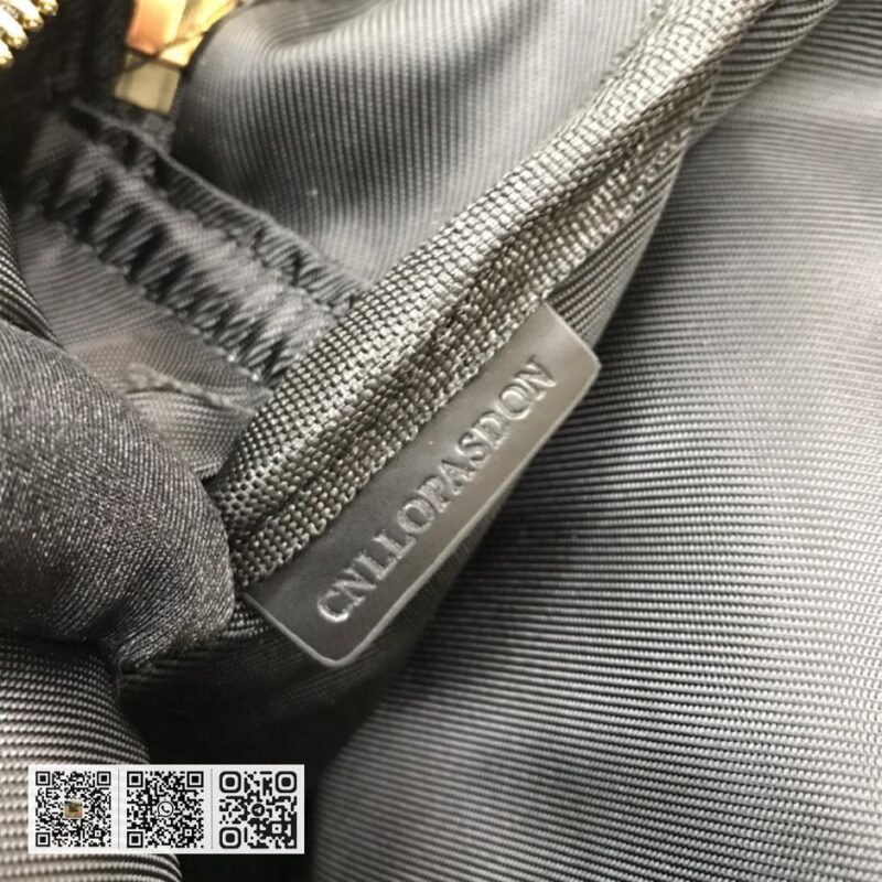 Burberry顶级原单 London 格纹双肩包 - Image 9