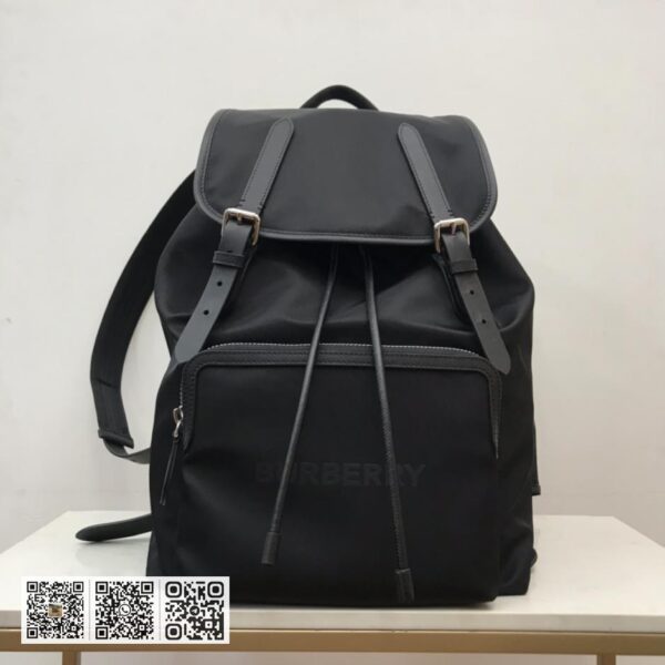Burberry顶级原单 尼龙双肩包