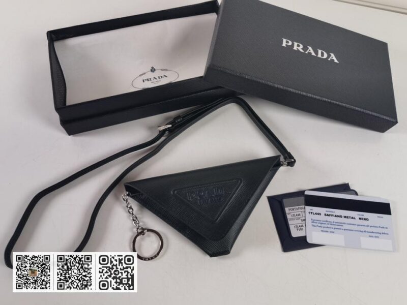 Prada（钥匙圈+零钱袋组合）
