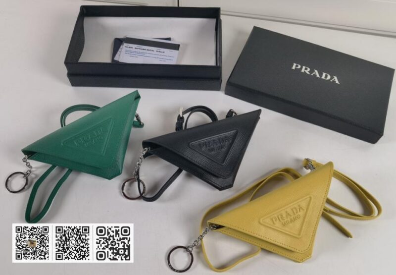 Prada（钥匙圈+零钱袋组合）