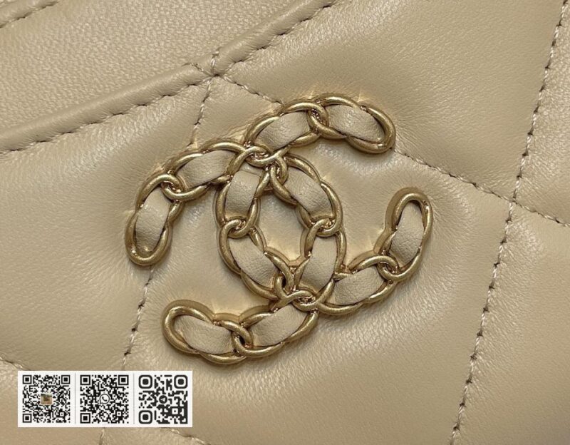 CHANEL 7字拉卡包 - Image 6