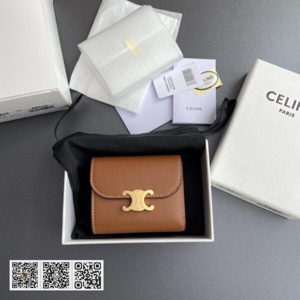 Celine TRIOMPHE滑羊皮翻盖钱包