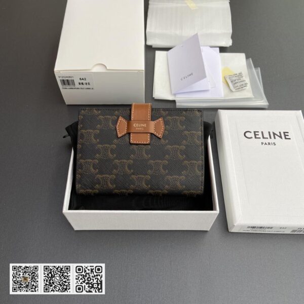 Celine TRIOMPHE中型羊皮革钱包