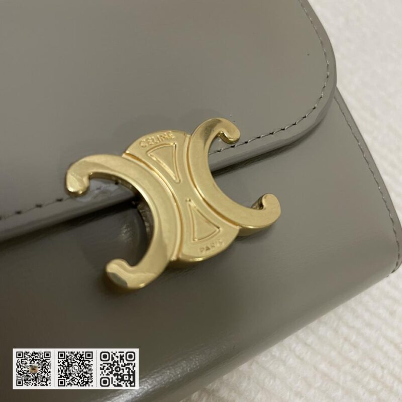 Celine 小号羊皮革翻盖皮夹 - Image 5