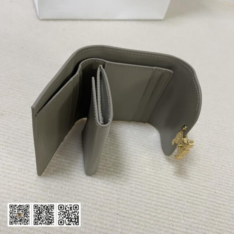Celine 小号羊皮革翻盖皮夹 - Image 7