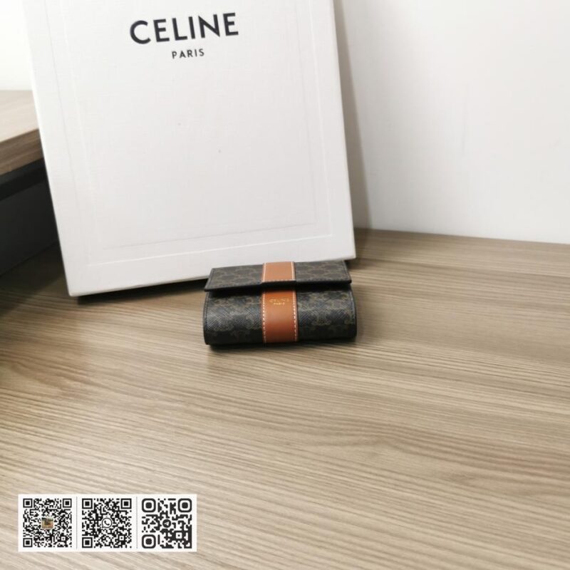 Celine 小号羊皮革三折皮夹 - Image 4