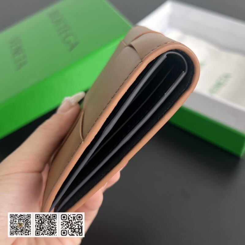顶级版BV 大编织短夹两折扣短夹式 - Image 3