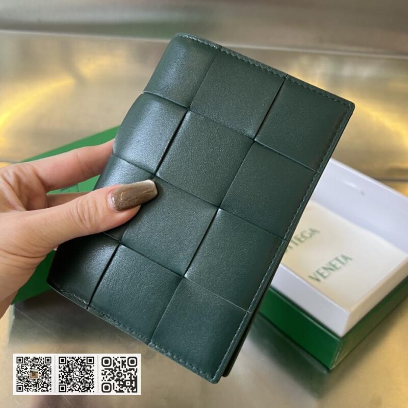 顶级版BV cassette护照夹