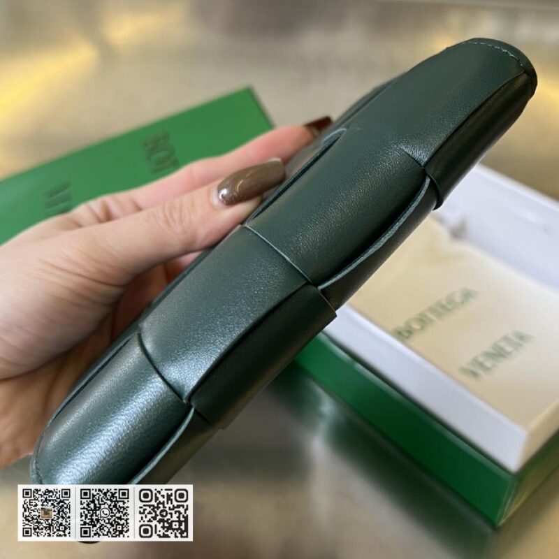 顶级版BV cassette护照夹 - Image 4