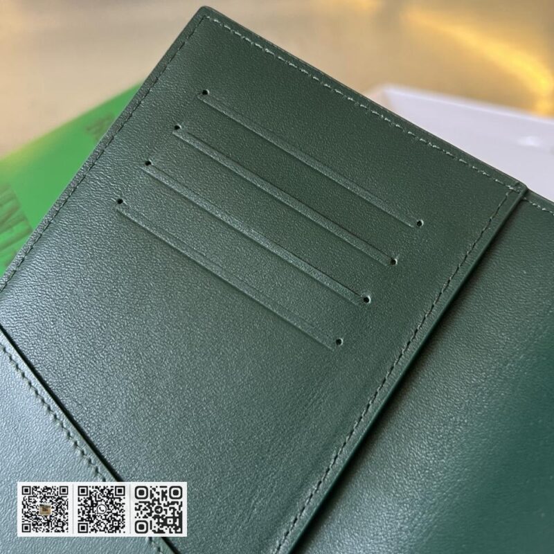 顶级版BV cassette护照夹 - Image 5
