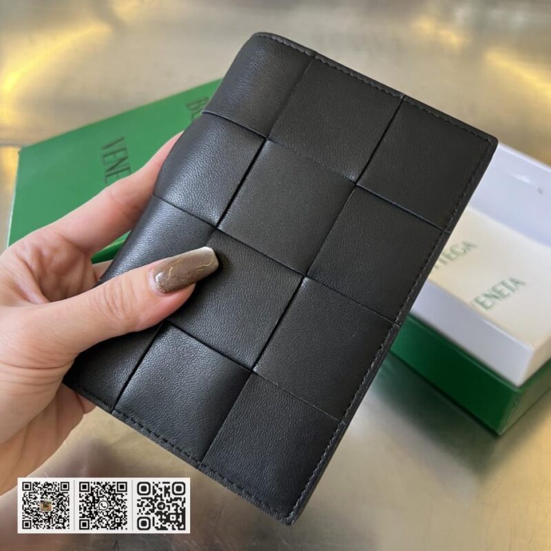 顶级版BV cassette护照夹