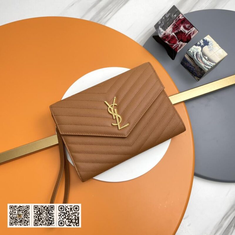YSL鱼子酱手包