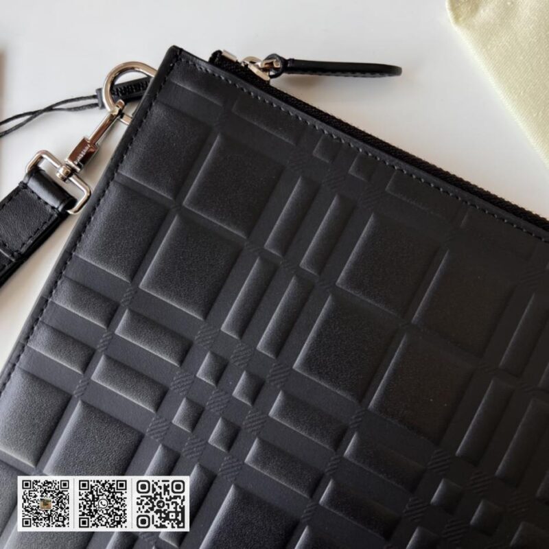 Burberry 收纳袋 - Image 4