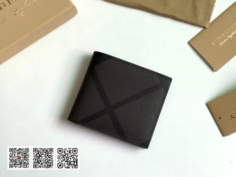 Burberry London 折叠式短钱夹