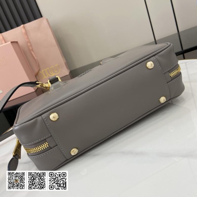 《配全套原厂专柜包装》MIU MIU Arcadie 牛皮革中号(27cm)保龄球手提包斜背包 - Image 4