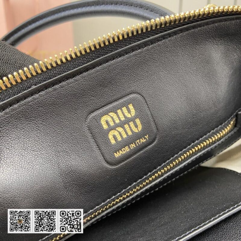 《配全套原厂专柜包装》Miu Miu Aventure Nappa 皮革手提包 - Image 9