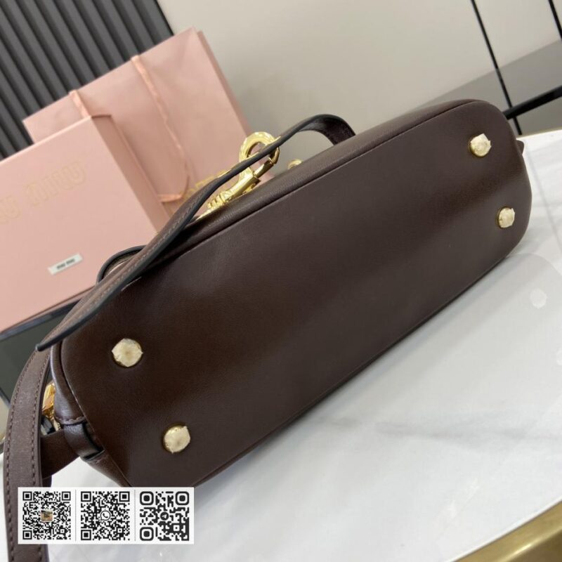 《配全套原厂专柜包装》Miu Miu Aventure Nappa 皮革手提包 - Image 4