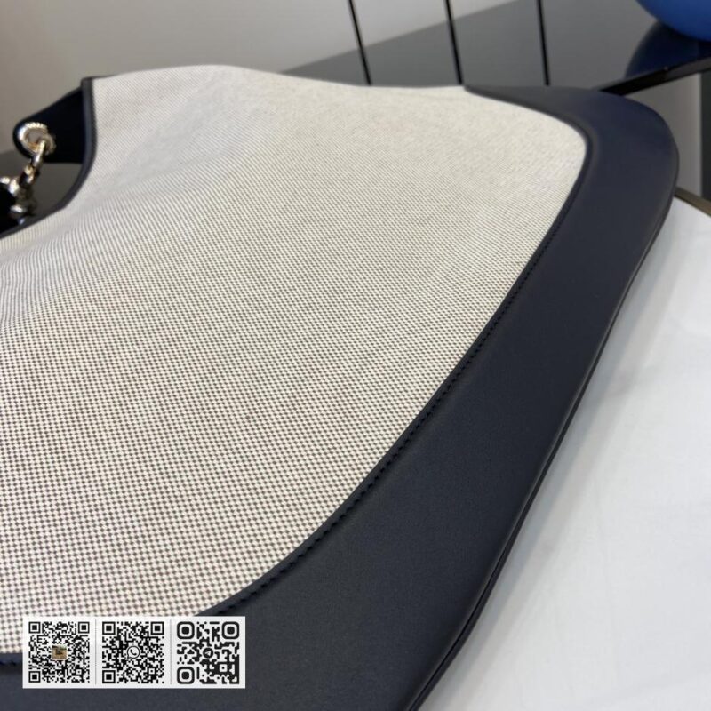 《配全套原厂绿色礼品袋》Gucci Body双锁扣中型单背包 - Image 7