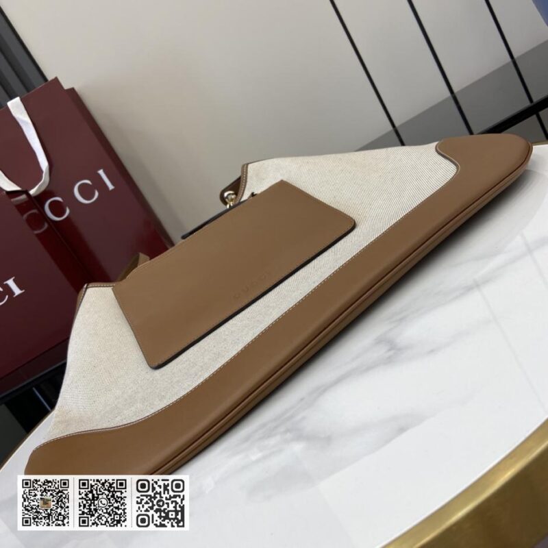《配全套原厂绿色礼品袋》Gucci Body双锁扣中型单背包 - Image 2
