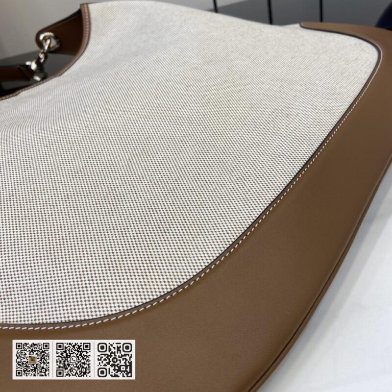 《配全套原厂绿色礼品袋》Gucci Body双锁扣中型单背包 - Image 7