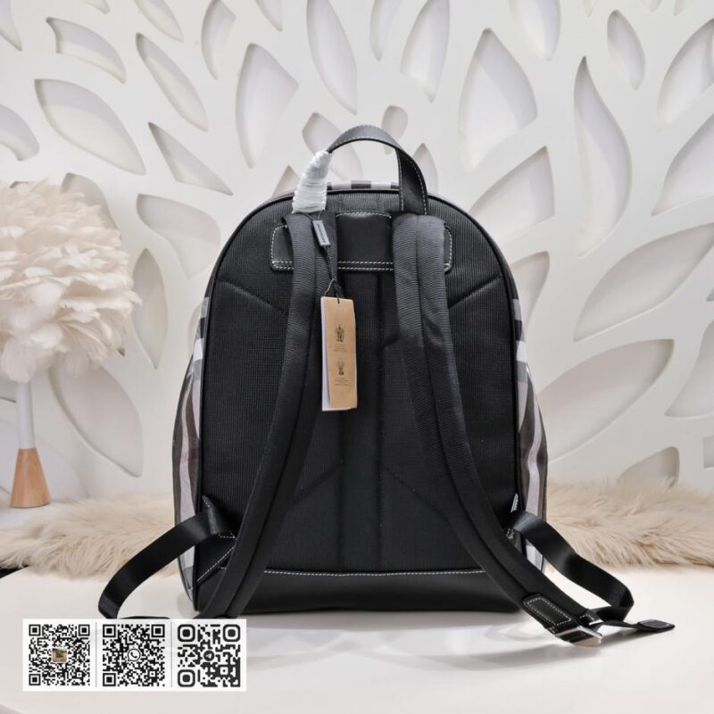 Burberry专柜最新双肩背包 - Image 3
