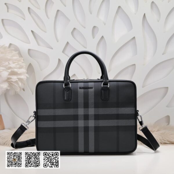 Burberry专柜最新公文包
