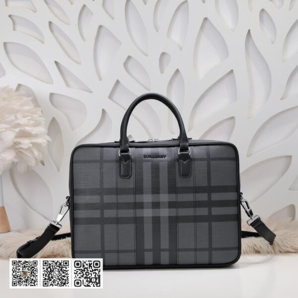 Burberry专柜最新公文包