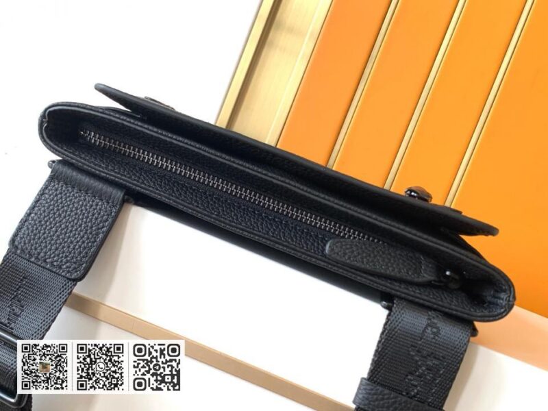 Ferragamo斜挂包 - Image 7