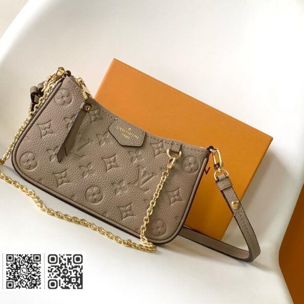 Easy Pouch On Strap 手袋