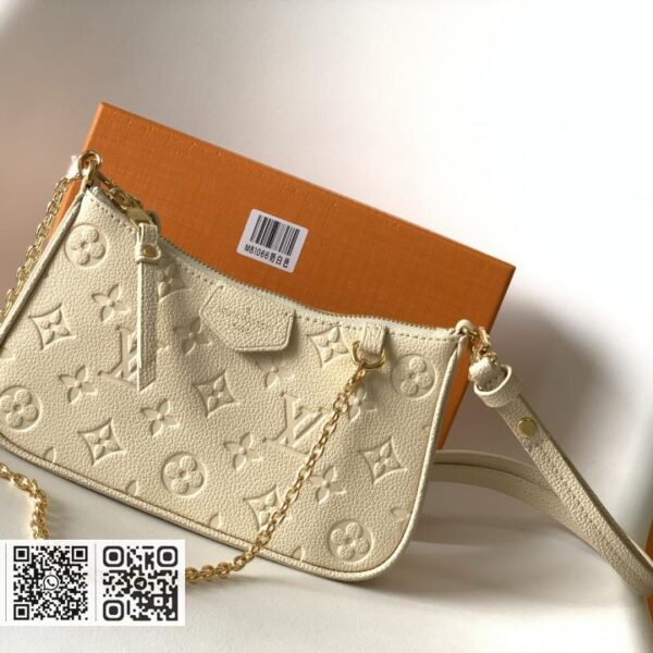 Easy Pouch On Strap 手袋