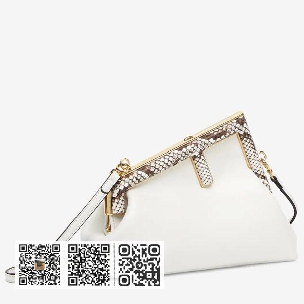 Fendi 小号 First 白色皮革蟒蛇纹 F 包