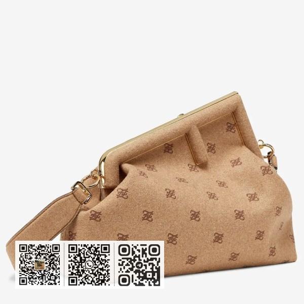 Fendi 中 First 米色法兰绒刺绣包