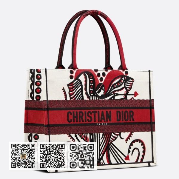 Dior 中拿铁咖啡多色 Cupidon 刺绣书本托特包