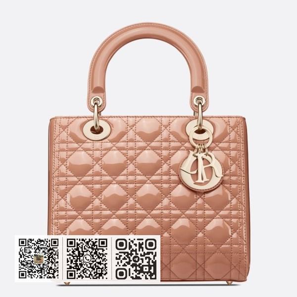 Dior 中 Lady Dior 粉末漆皮 Cannage 小牛皮手袋