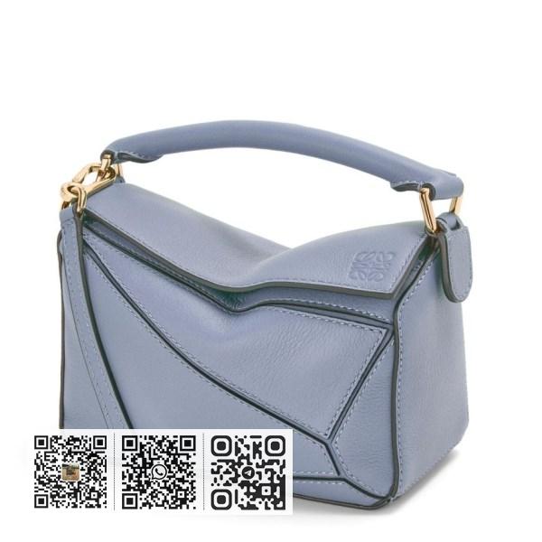 Loewe Puzzle 大西洋蓝色小牛皮迷你包