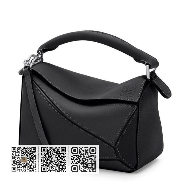 Loewe 黑色小牛皮迷你 Puzzle 包