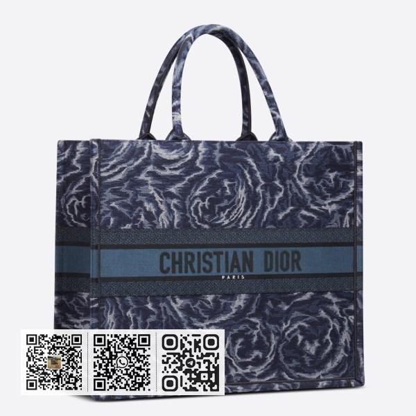 Dior 大蓝色 Dior 玫瑰刺绣书本托特包