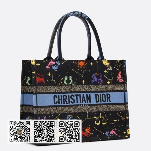 Dior 中型黑色像素十二生肖刺绣书本托特包