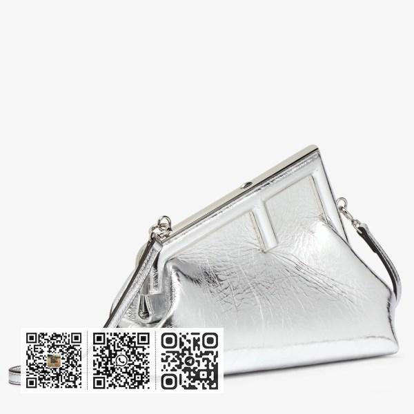 Fendi 首款银色层压皮革小包