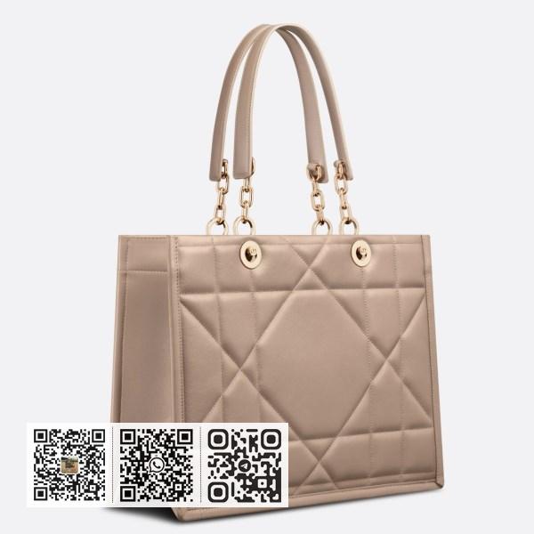 Dior 中 Essential 榛果 Archicannage 小牛皮托特包